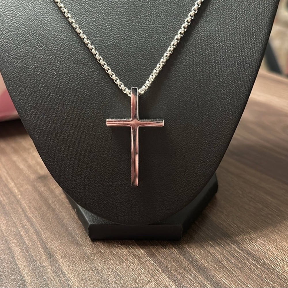 Elegant Silver Cross Necklace